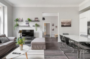 TopCentral Apartment by Cavaland